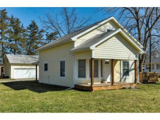 695 Rock Island Ave, Martensdale, IA