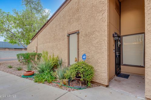 1051 Dobson Rd, Mesa, AZ