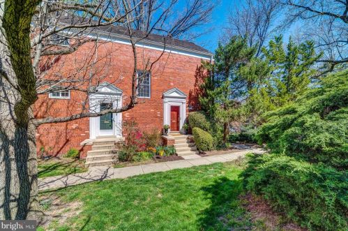 3472 Martha Custis Dr, Alexandria, VA