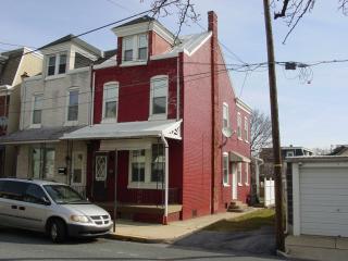 1715 Pear St, Reading PA 19601 exterior