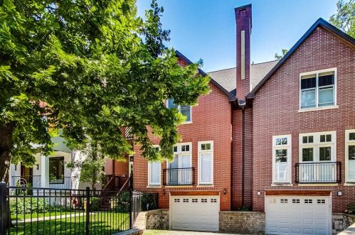 5447 Ridgewood Ct, Chicago, IL