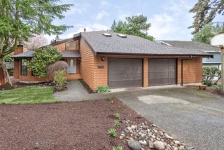 17020 41st St, Bellevue WA 98008 exterior