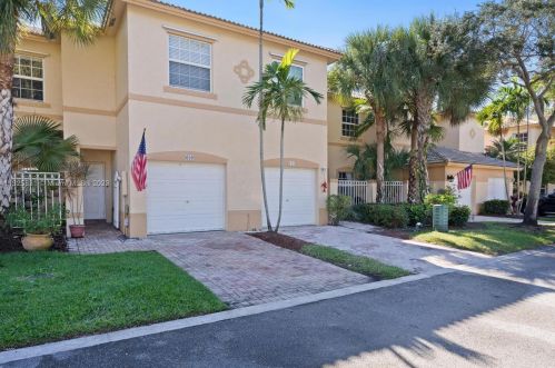 609 170th Ter, Hollywood, FL