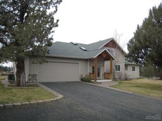 22050 Butler Market Rd, Bend OR 97701 exterior