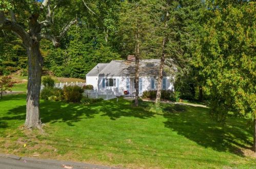 586 Skiff St, North Haven, CT