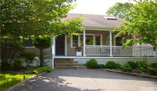 1475 Broadwaters Rd, Nassau Point, NY 11935