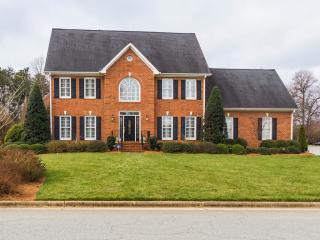 200 Winrow Dr, Jamestown, NC