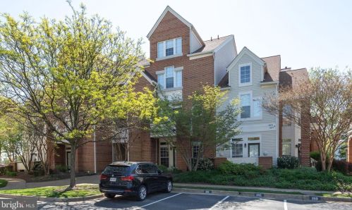 6879 Brindle Heath Way, Alexandria, VA