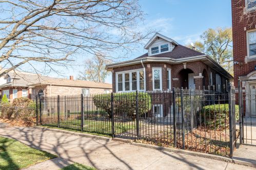 7749 Hermitage Ave, Chicago, IL