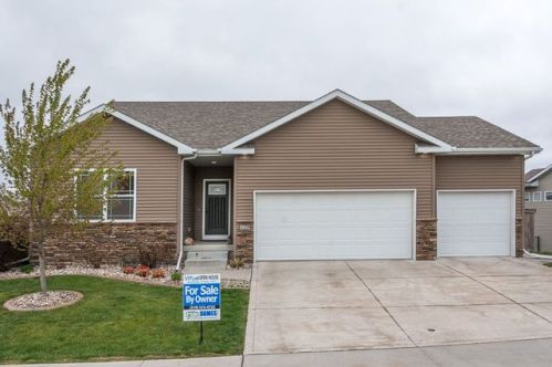 115 Broderick Dr, Waukee, IA