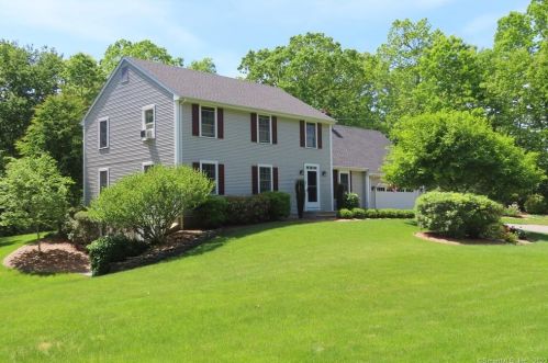 47 Bittersweet Dr, Gales Ferry, CT 06335
