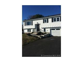 9 Marlin Dr, Pawcatuck, CT 06379