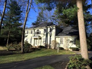 24 Cobble Hill Dr, Fortsville, NY 12831