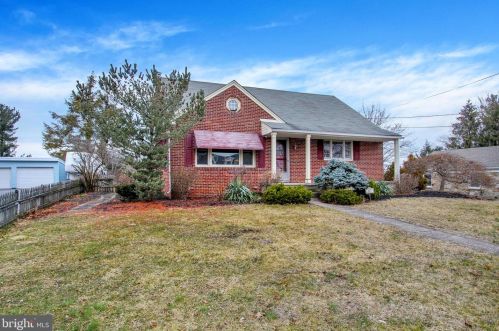 127 Highland Ave, Spring Grove, PA 17362
