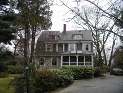 497 Chestnut St, Newton MA 02468 exterior