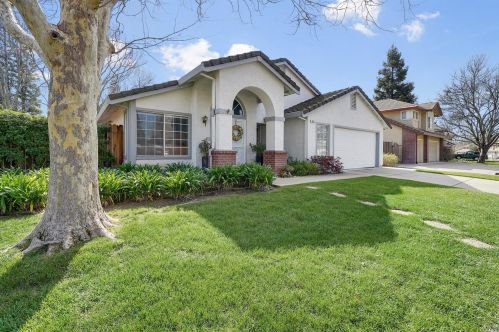 857 Christine Dr, Vacaville, CA