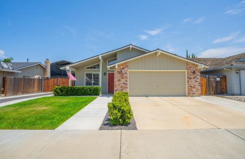 2138 Mckinley Ct, Los Banos, CA
