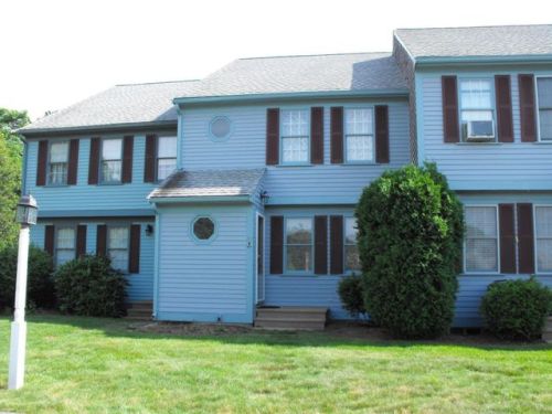 27 Woodview Dr, Falmouth, MA 02540