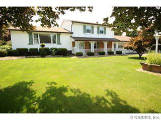 18 Cliff View Dr, Rochester, NY 14625