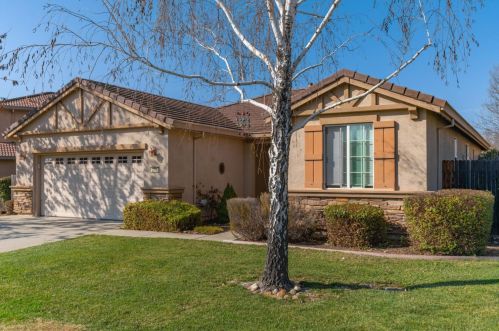 272 Gold King Dr, Valley Springs, CA 95252