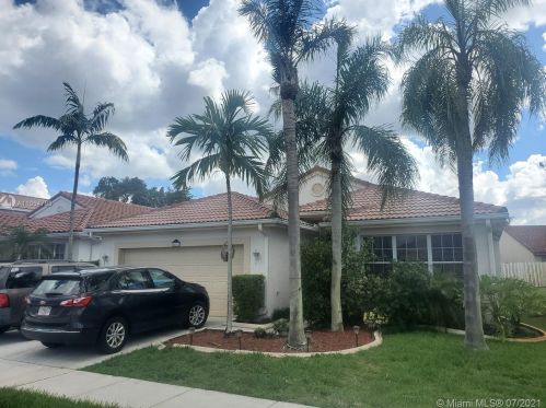 18142 3rd St, Hollywood, FL