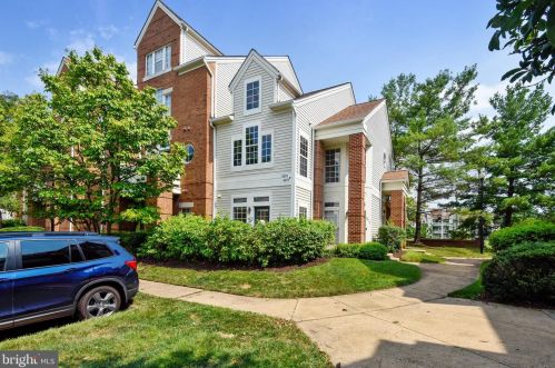 6870 Brindle Heath Way, Alexandria, VA