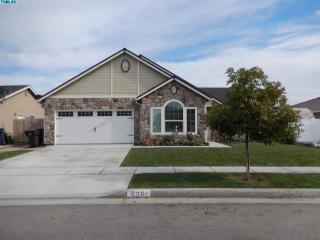 2381 Tahoe Ave, Tulare CA 93274 exterior