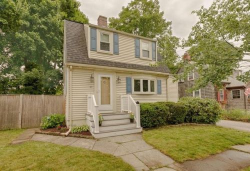 85 Arnold St, Quincy, MA 02169