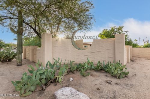 8313 Midnight Way, Tucson, AZ