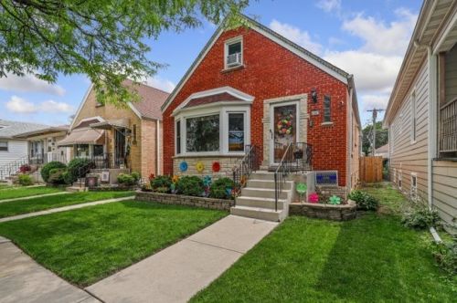 4567 Narragansett Ave, Chicago, IL