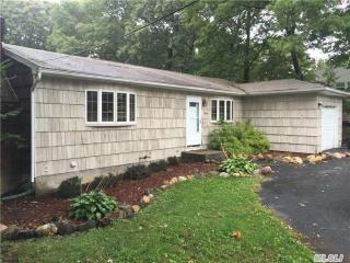 2816 Ocean Ave, Hauppauge NY 11779 exterior