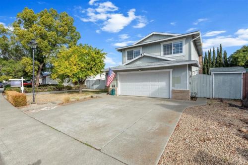 412 Woodhaven Dr, Vacaville, CA