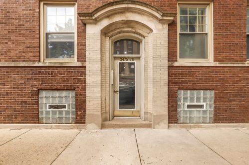 2476 Albany Ave, Chicago, IL