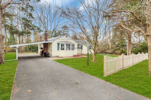 4 Cedar Grove Ave, Lake Grove, NY