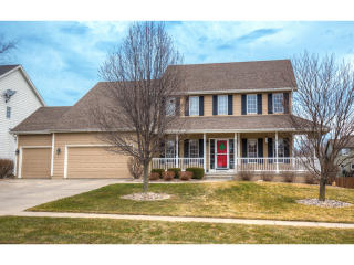 825 Mapleleaf Ln, Waukee, IA