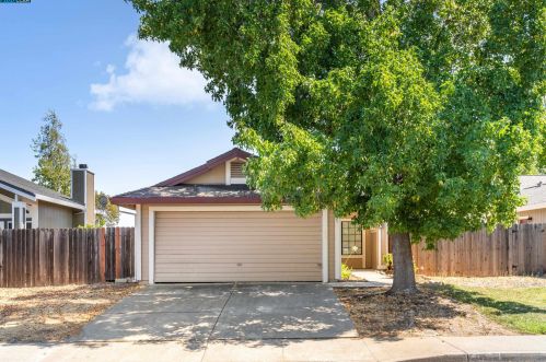 875 Sage Dr, Vacaville, CA