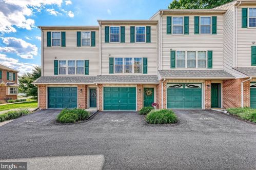 343 Country Club Rd, Red Lion, PA 17356