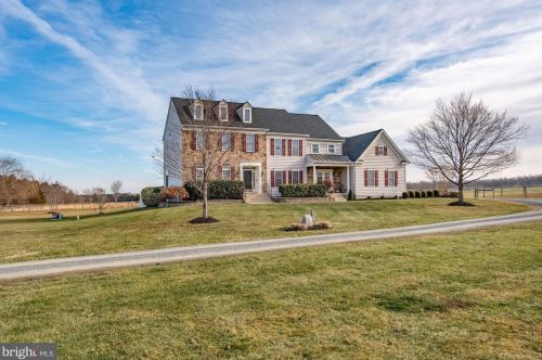 13595 Aden Rd, Nokesville, VA